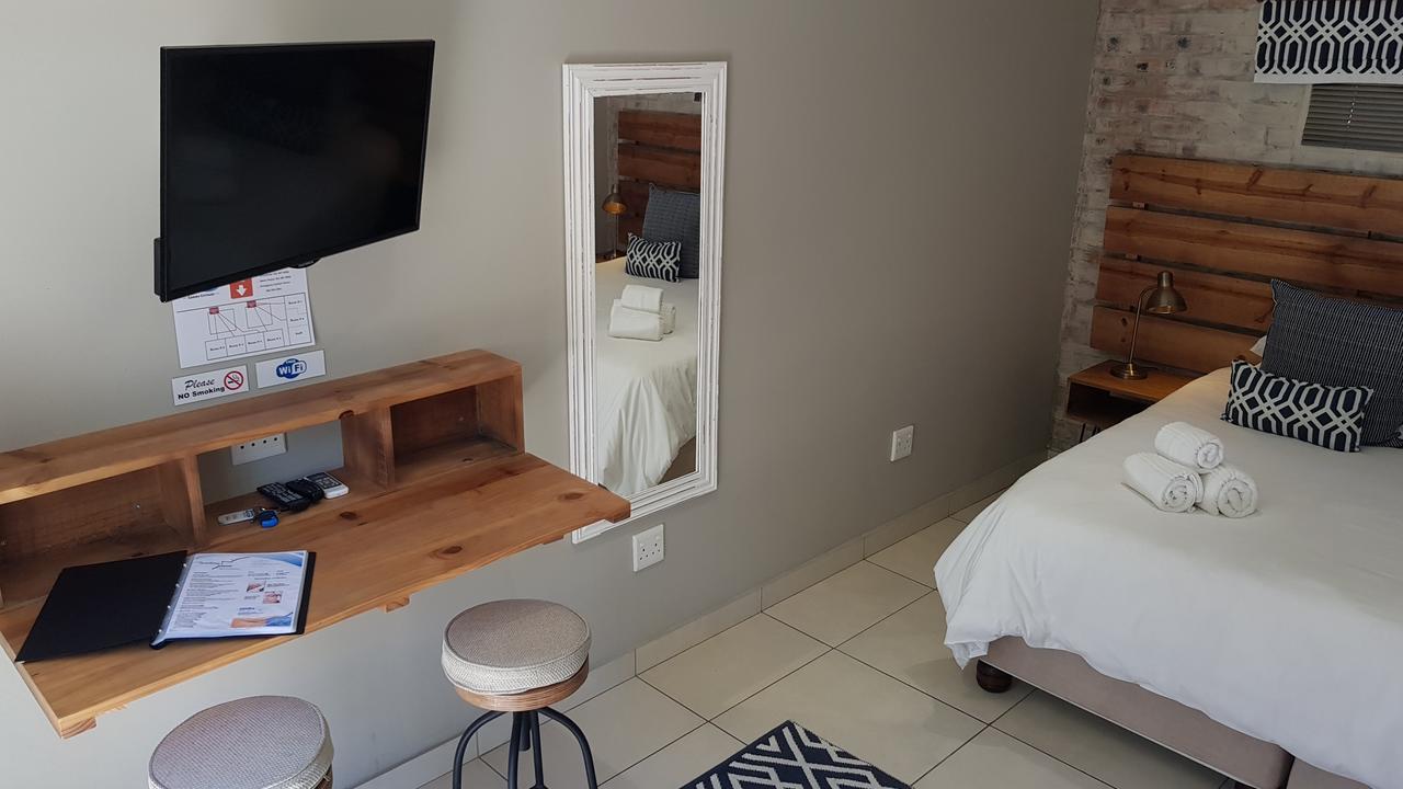 Touching Senses Garden Cottages Блумфонтейн Екстер'єр фото